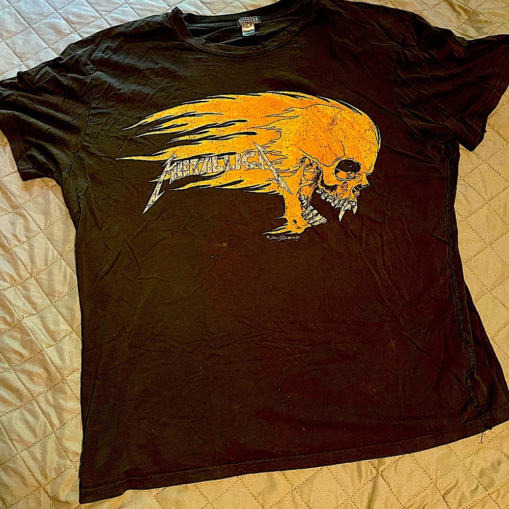 XXL METALLICA T / SOFT COTTON. MODERN FIT. NOT BOXY. WORN EDGES /VINTAGE APPEAL